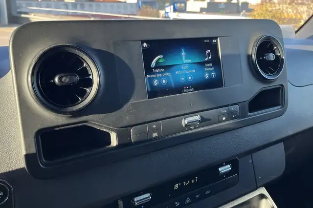 Mercedes-Benz Sprinter view 13