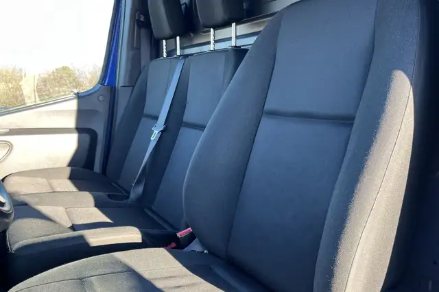 Mercedes-Benz Sprinter view 11