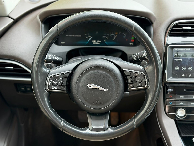 Jaguar F-Pace 20d AWD Prestige Aut. — photo 14