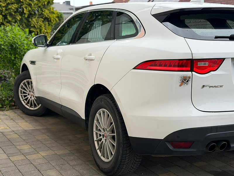 Jaguar F-Pace 20d AWD Prestige Aut. — photo 7