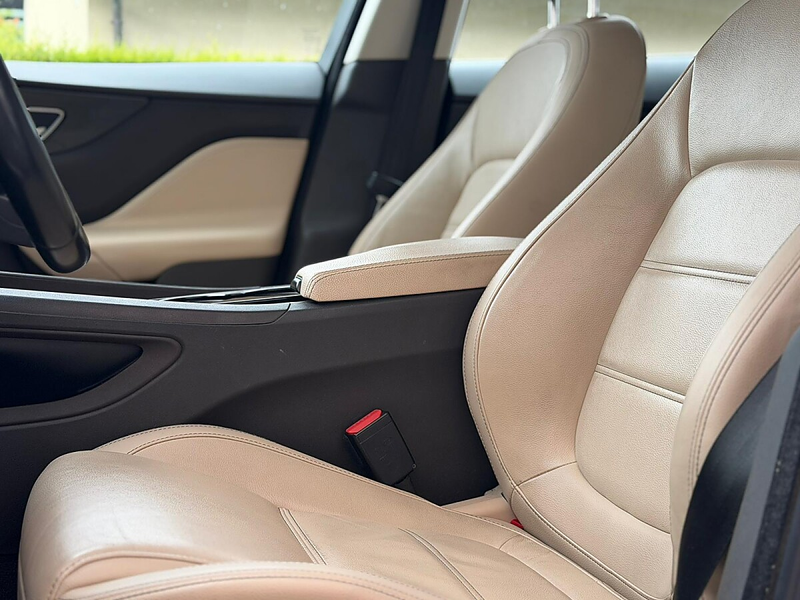Jaguar F-Pace 20d AWD Prestige Aut. — photo 10