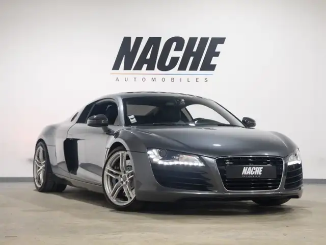 Audi R8 V8