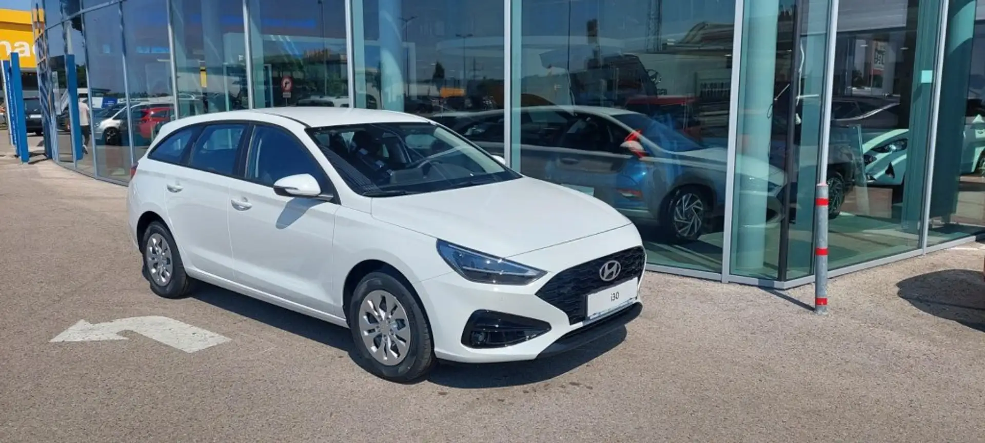 Hyundai i30 Kombi - PD Smart Line 1.5 DPI c5ks1 Blanc - 1