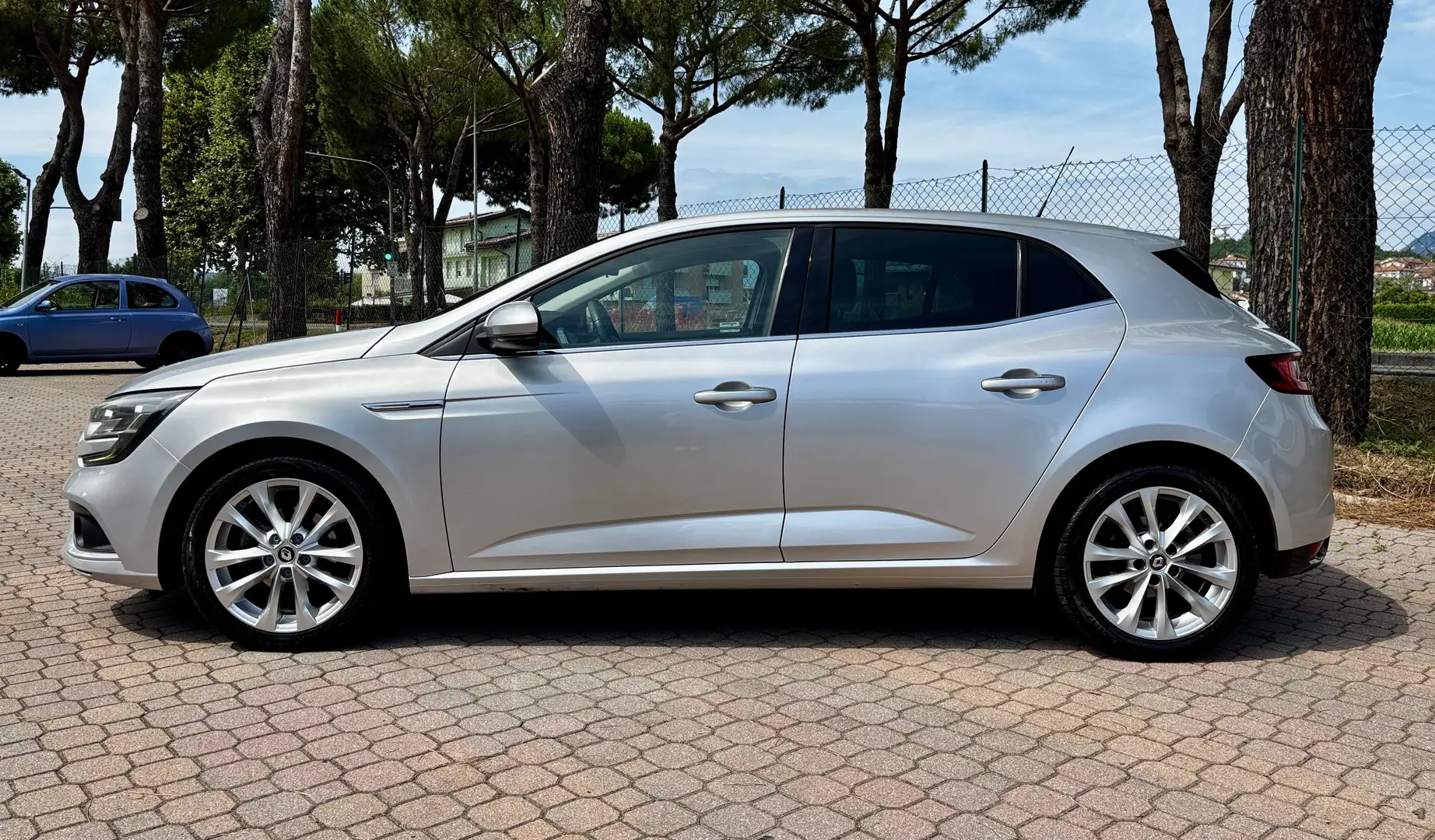 Renault Megane Megane IV 2016 1.5 dci energy Intens 110cv Argento - 2