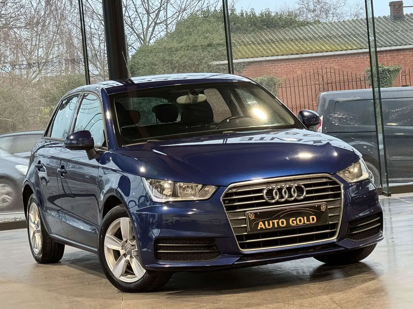 Audi A1 SPORTBACK 1.0TFSI ULTRA/NAVIGATION/FACELIFT/CARNET Azul - 2