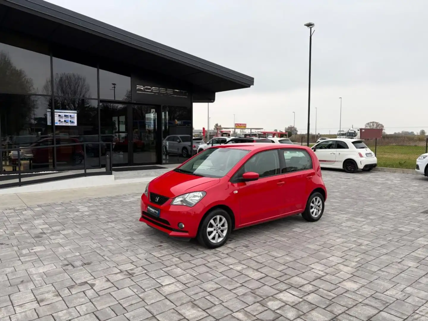 SEAT Mii 1.0 5 porte Style Ecofuel ANCHE NEOPATENTATI Rosso - 2