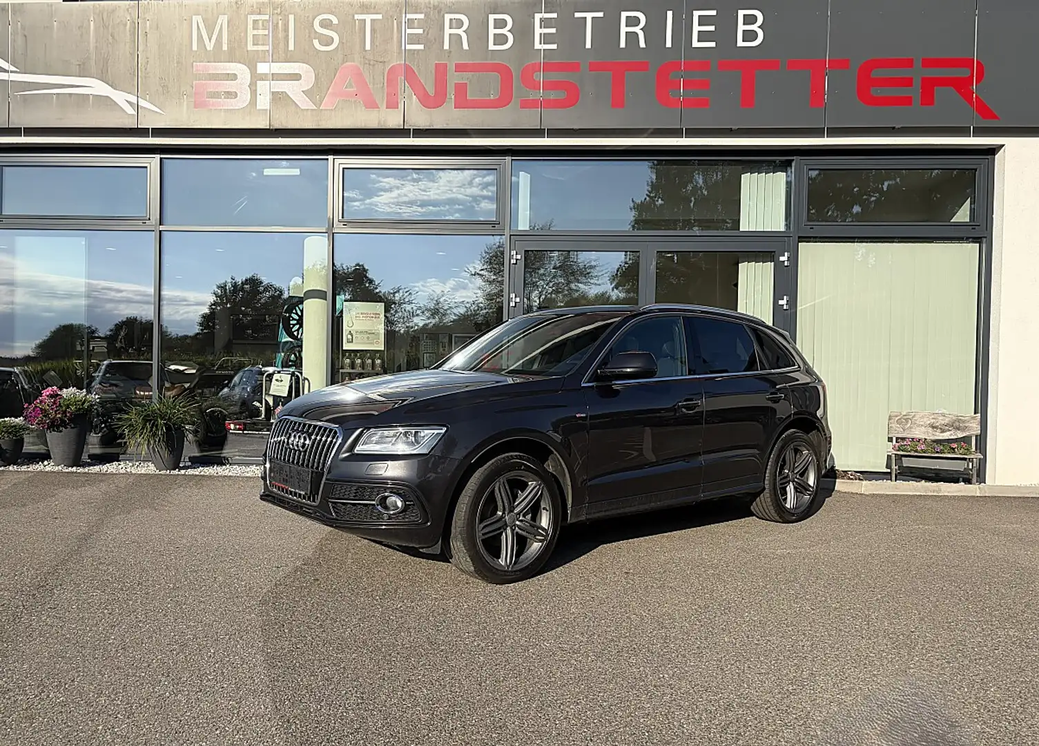 Audi Q5 2,0 TDI quattro Sport S-tronic S-Line Grau - 1