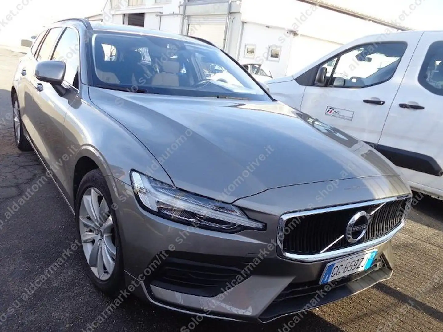 Volvo V60 V60 II 2019 2.0 b4 Momentum Business Pro auto Grau - 1
