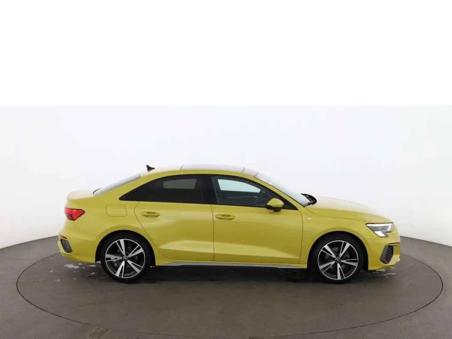 Audi A3 Limousine 30 TFSI S-Line Aut MATRIX SKY NAVI Gelb - 2