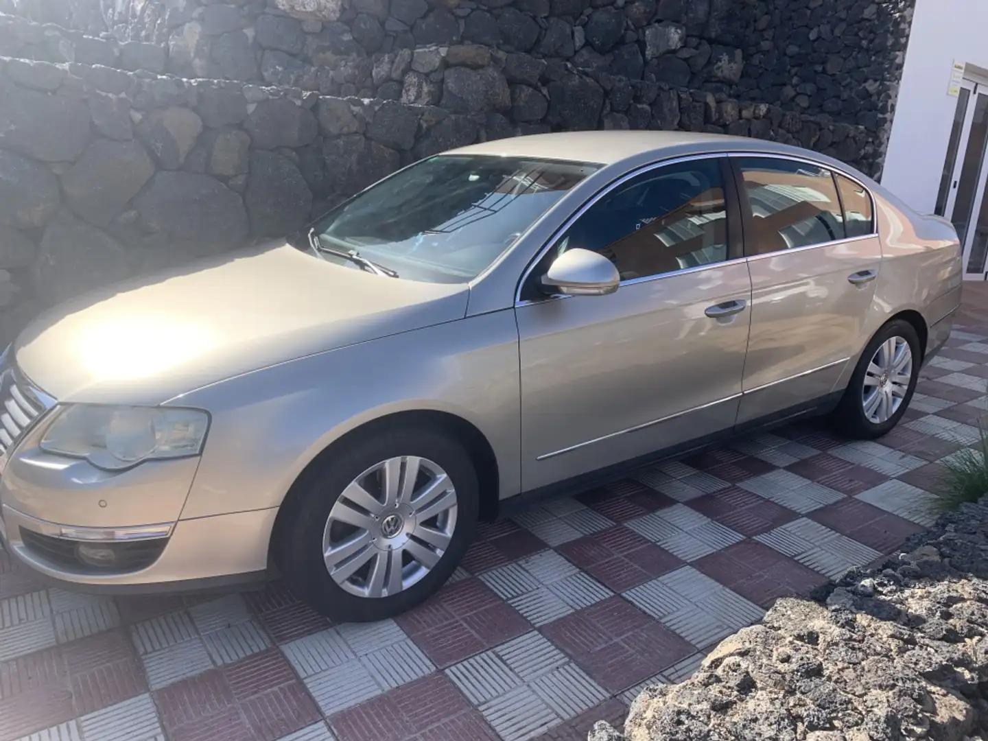 Volkswagen Passat 2.0TDI Highline DPF Beige - 1