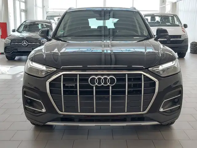 Audi Q5 view 6
