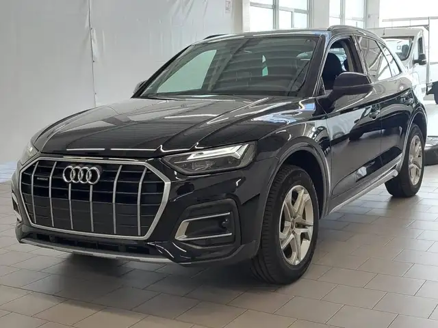 Audi Q5 view 2