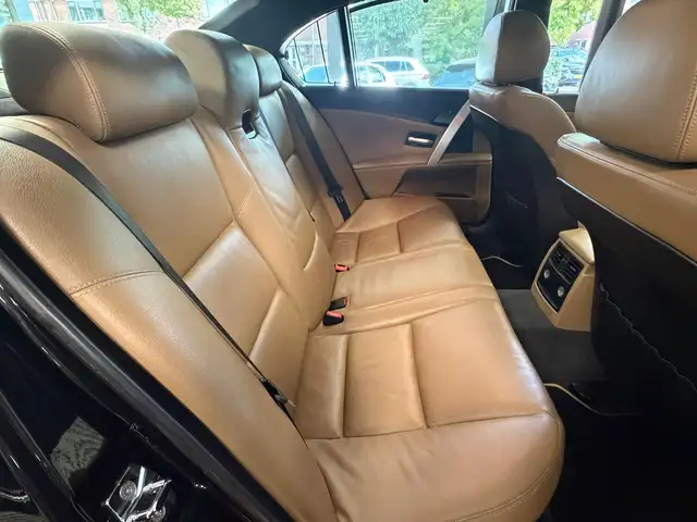 BMW M5 view 13