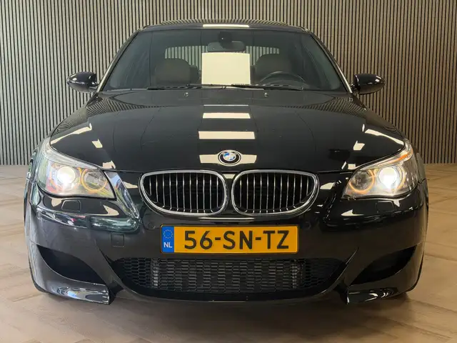 BMW M5 view 2