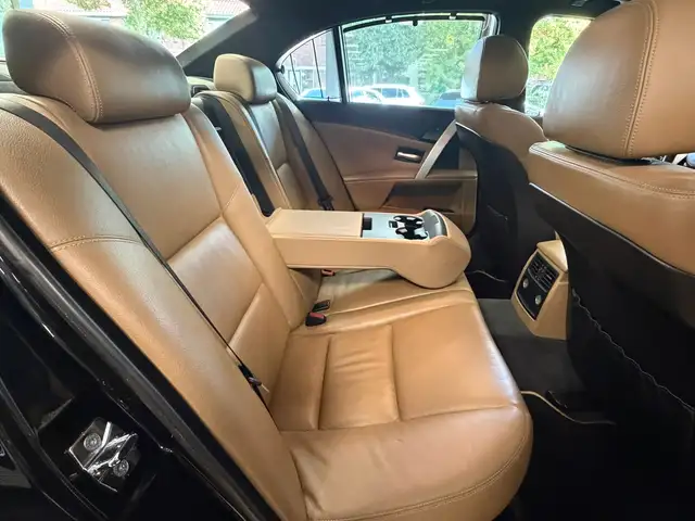 BMW M5 view 12