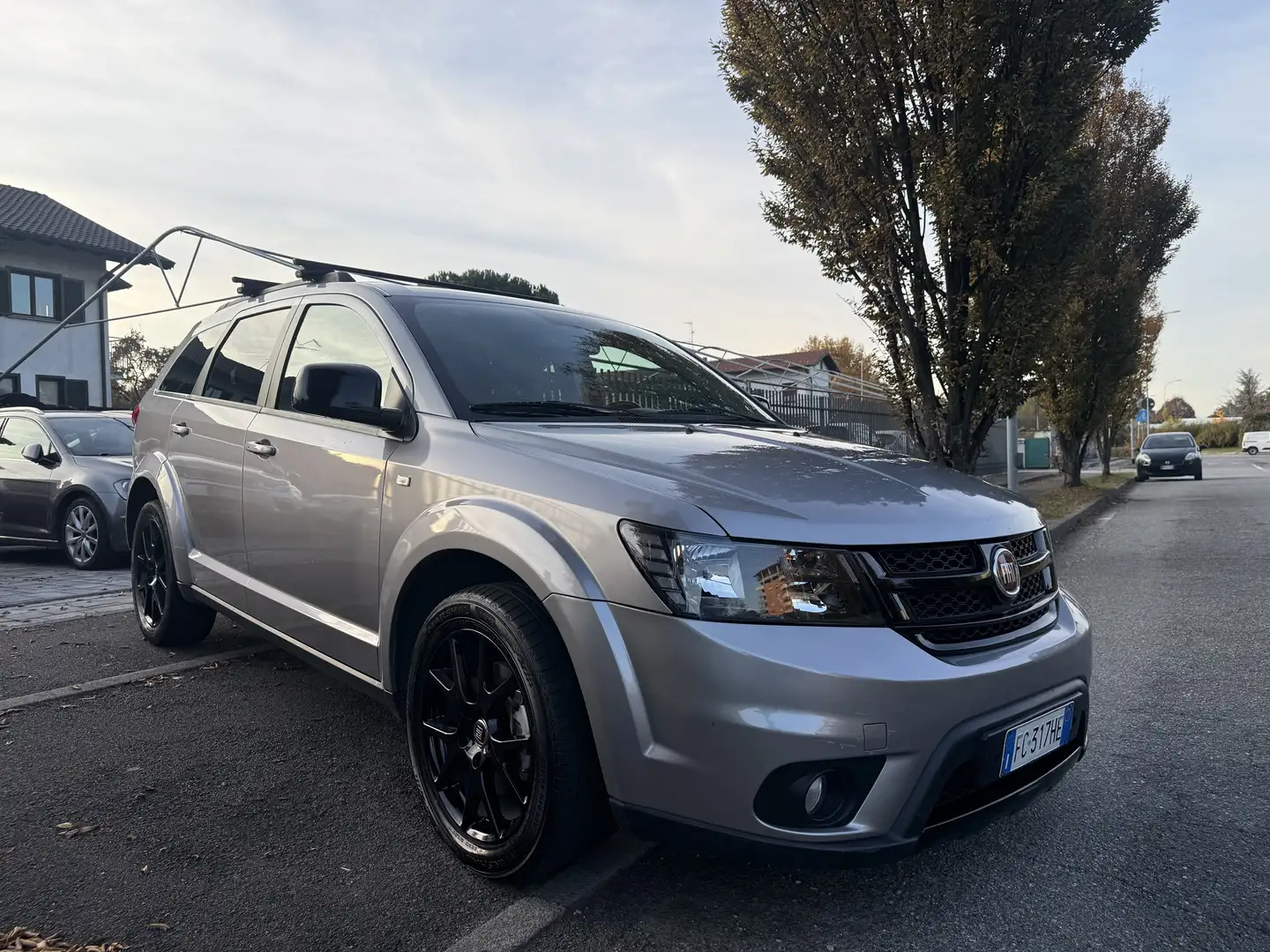 Fiat Freemont 16v Black Code 4x4 170cv auto Grigio - 1