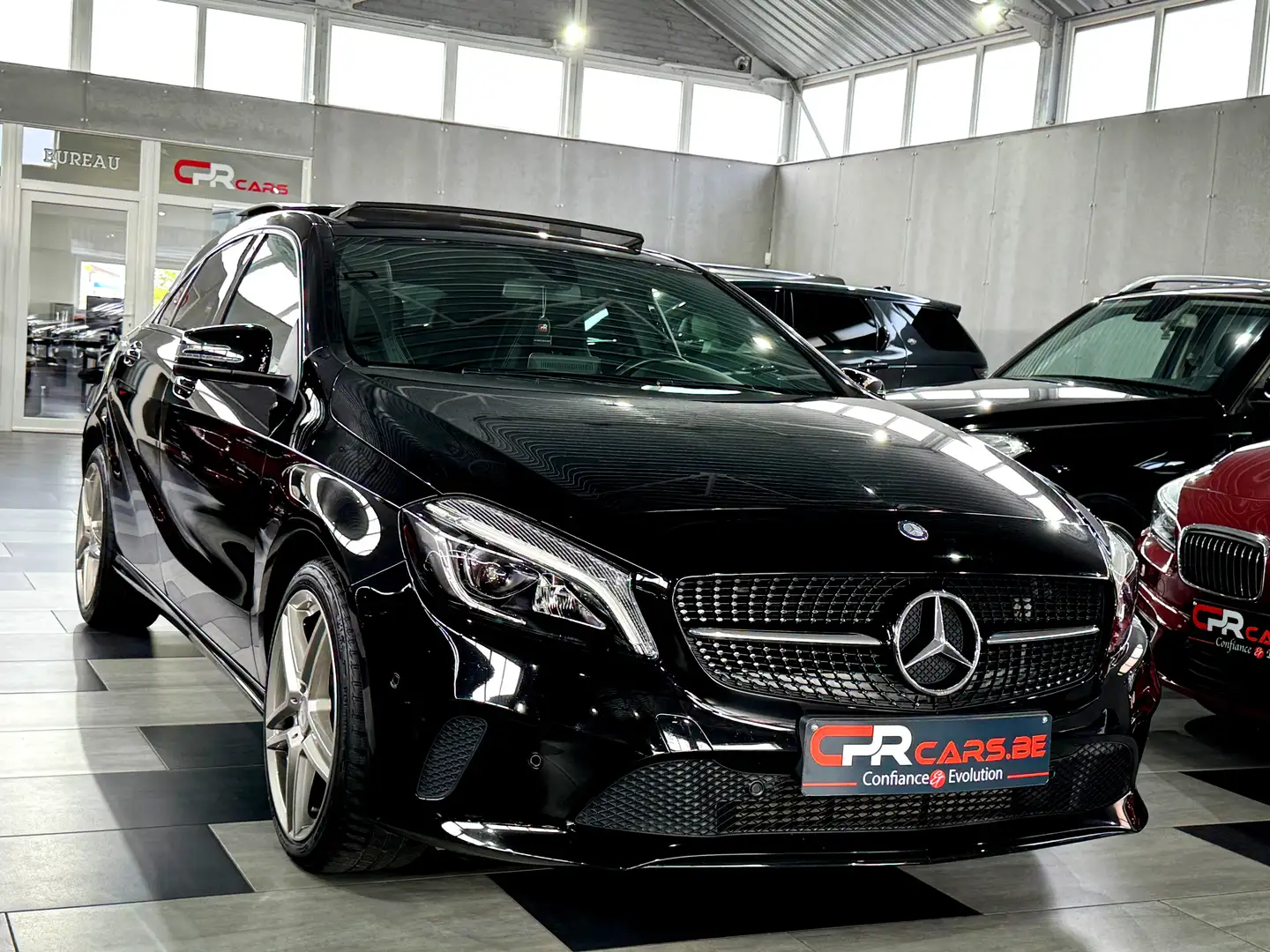 Mercedes-Benz A 160 Amg Line // RESERVER // RESERVED // Negro - 2