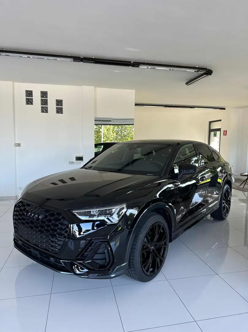 Audi Q3 SPB 35 TFSI S tronic S line edition Schwarz - 2