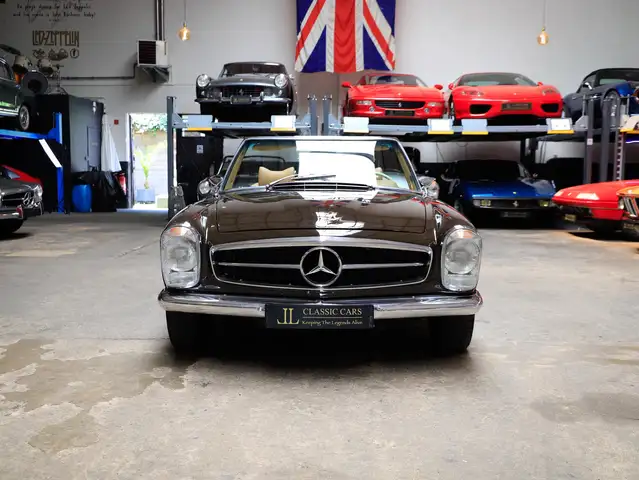 Mercedes-Benz SL 280 Pagode