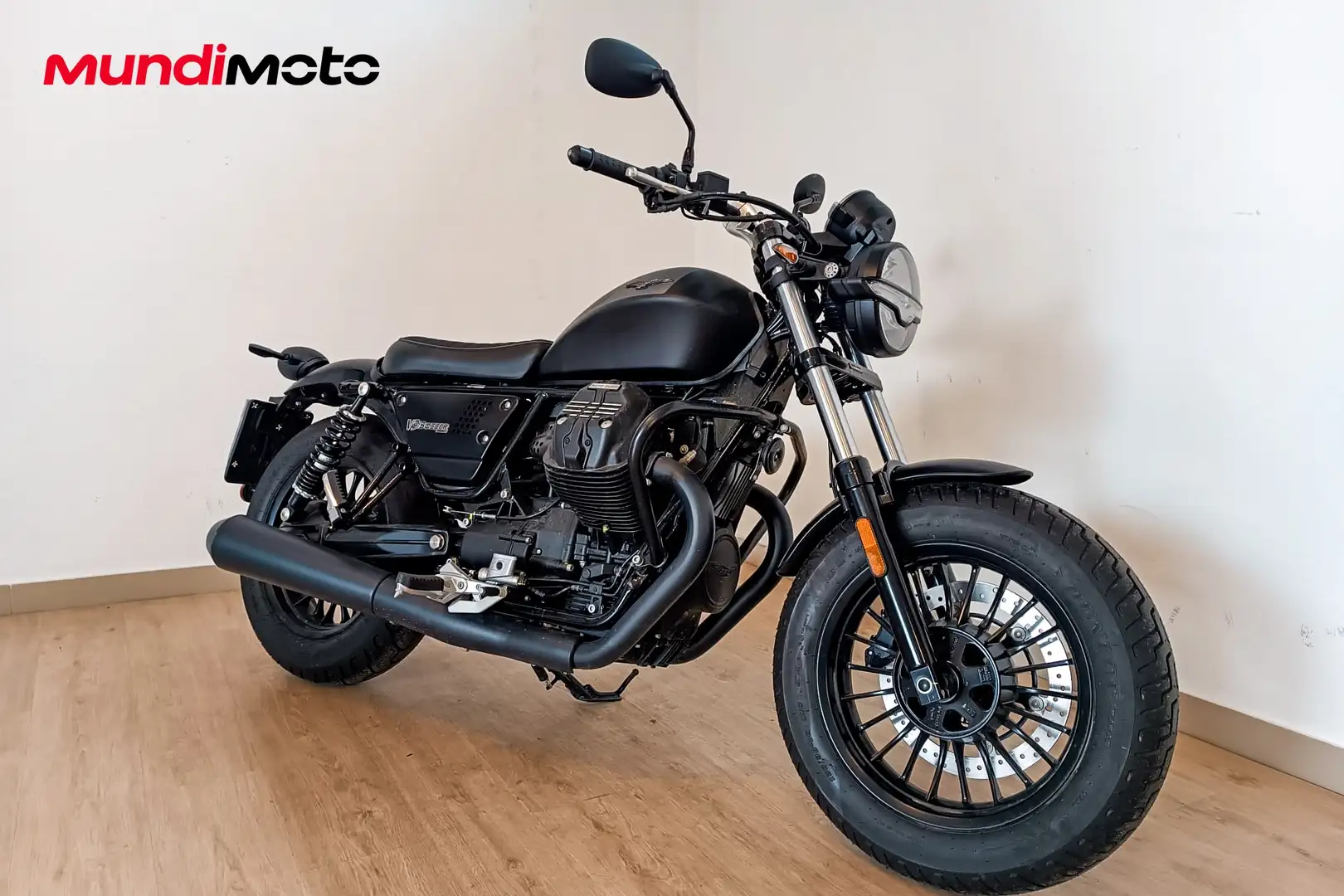 Moto Guzzi V 9 - 2