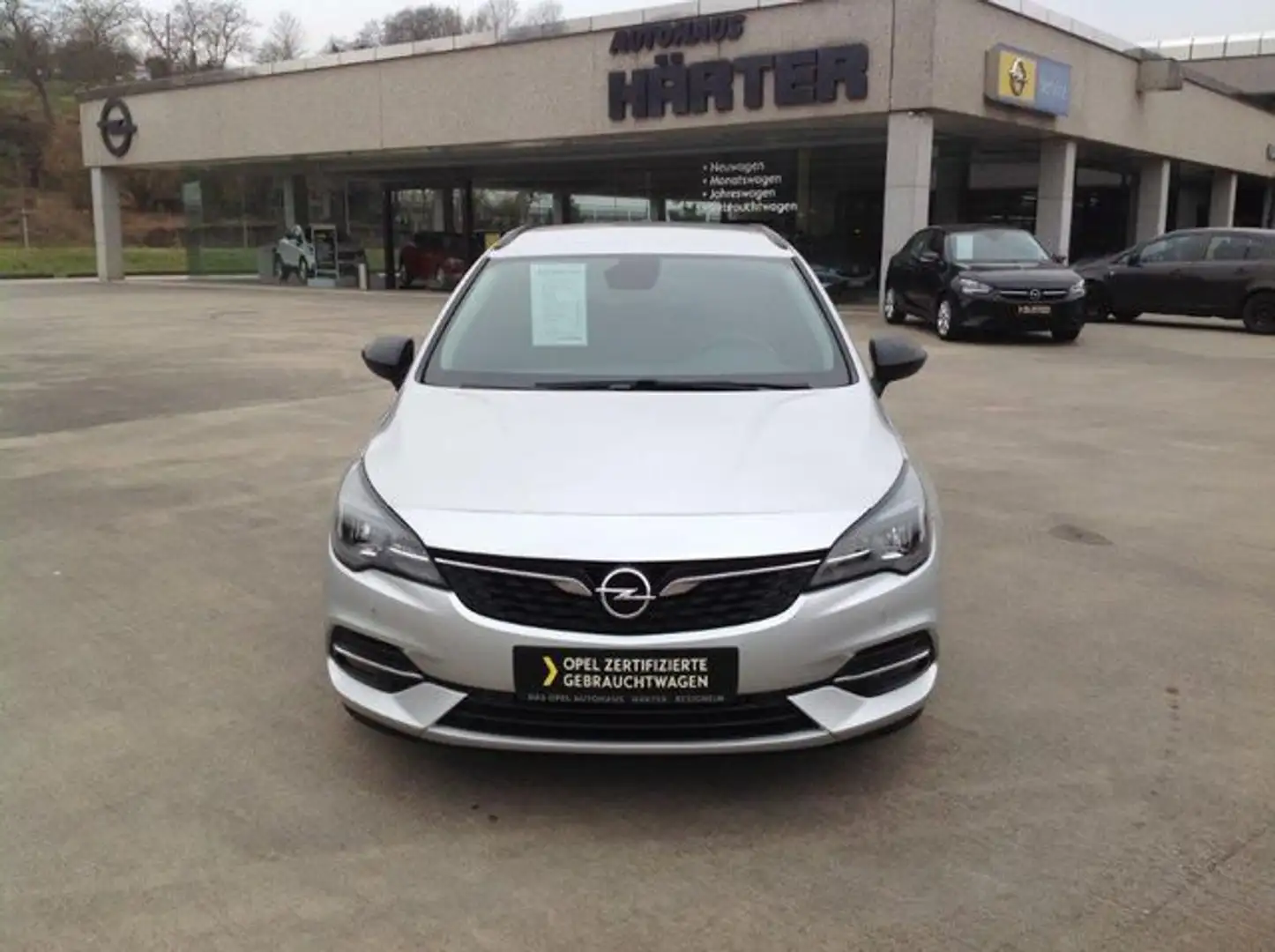 Opel Astra 1.2 Turbo Edition Plateado - 2