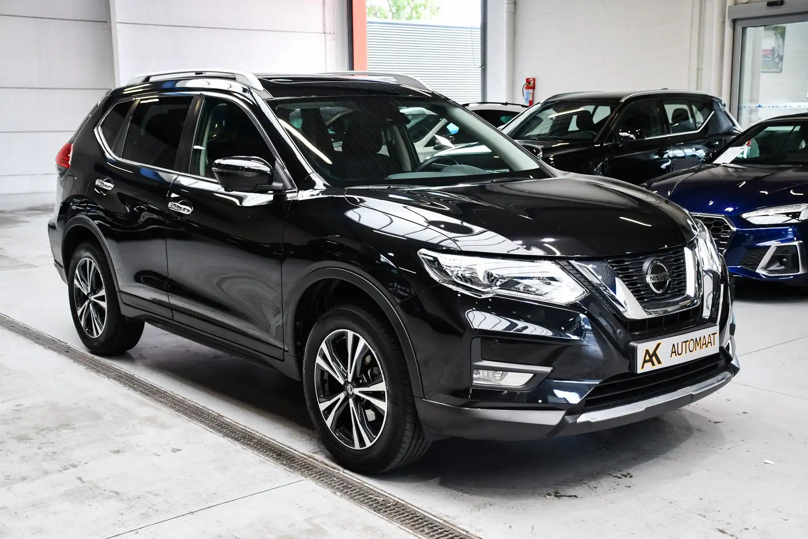 Nissan X-Trail X-Trail 1.3 DIG-T N-Connecta 5pl Automaat - NAVI Zwart - 2