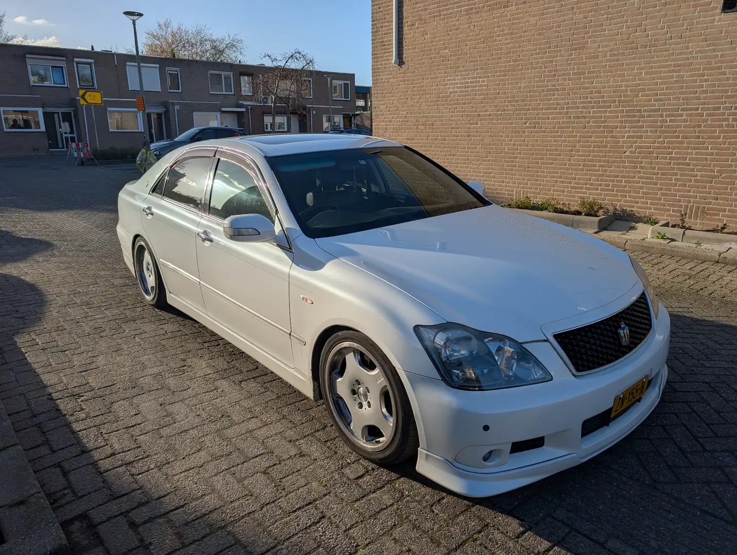 Toyota Crown 60th Anniversary Weiß - 2