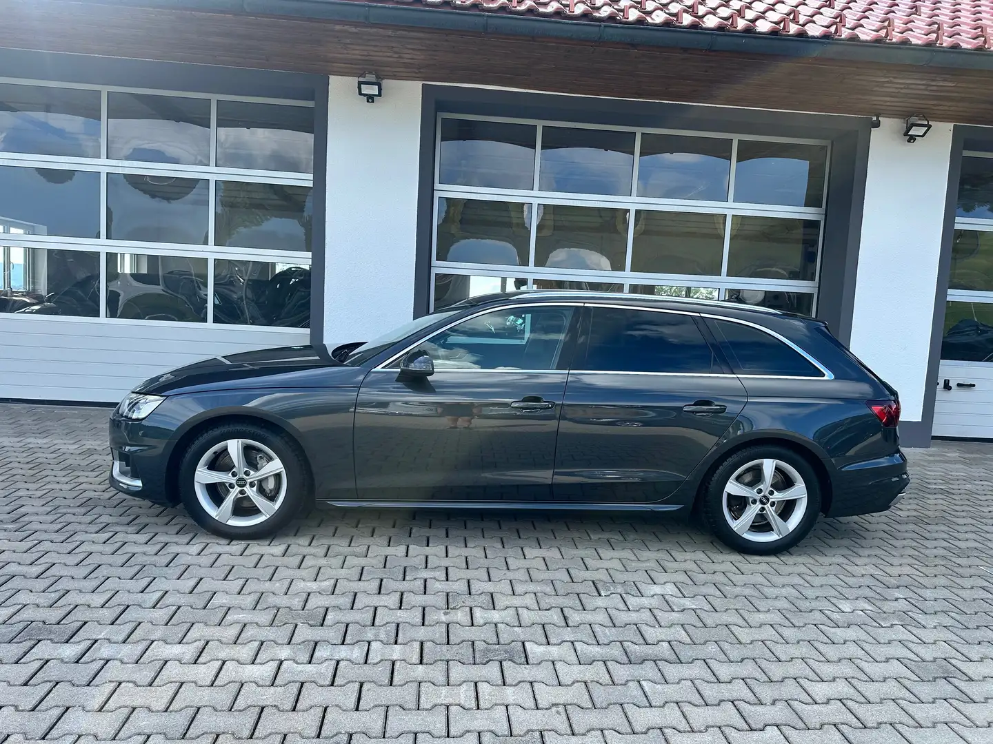 Audi A4 40 TDI quattro advanced S-tronic *RFK*PANO*LED*NAV Grau - 2