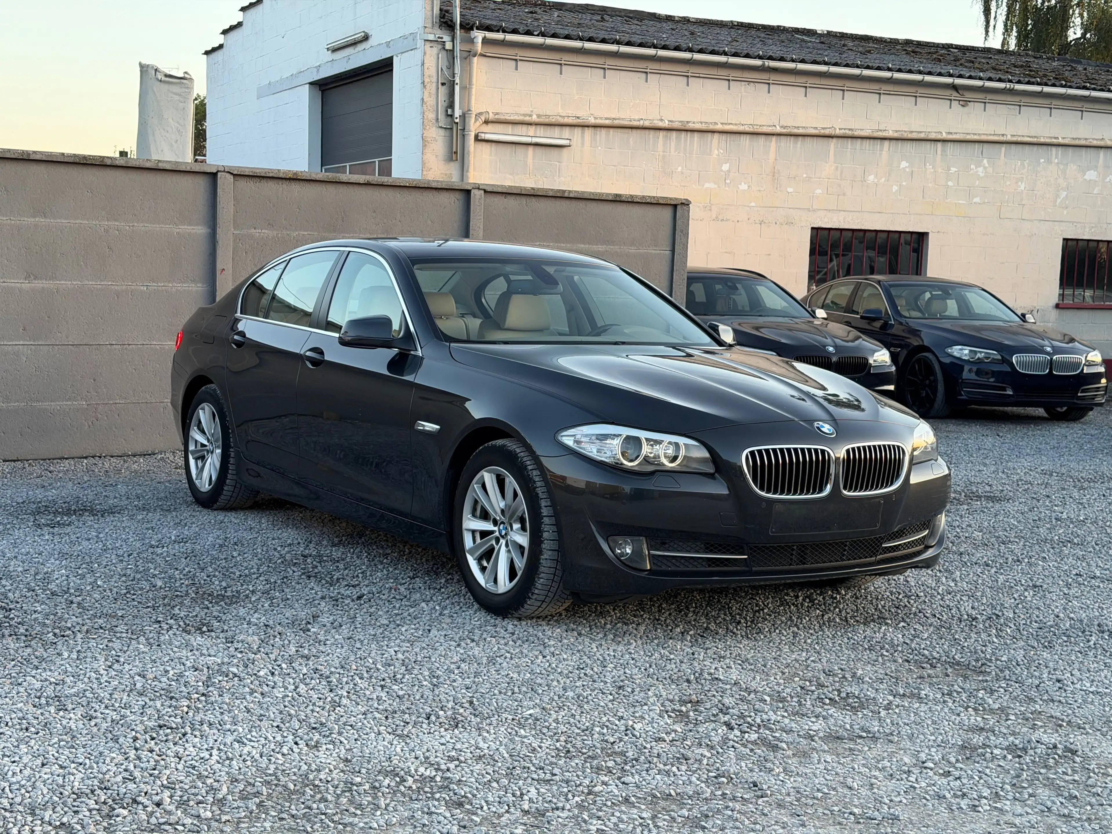 BMW 523 i * INDIVIDUAL * AUTOMATIC * NAVIGATIE * LEDER *