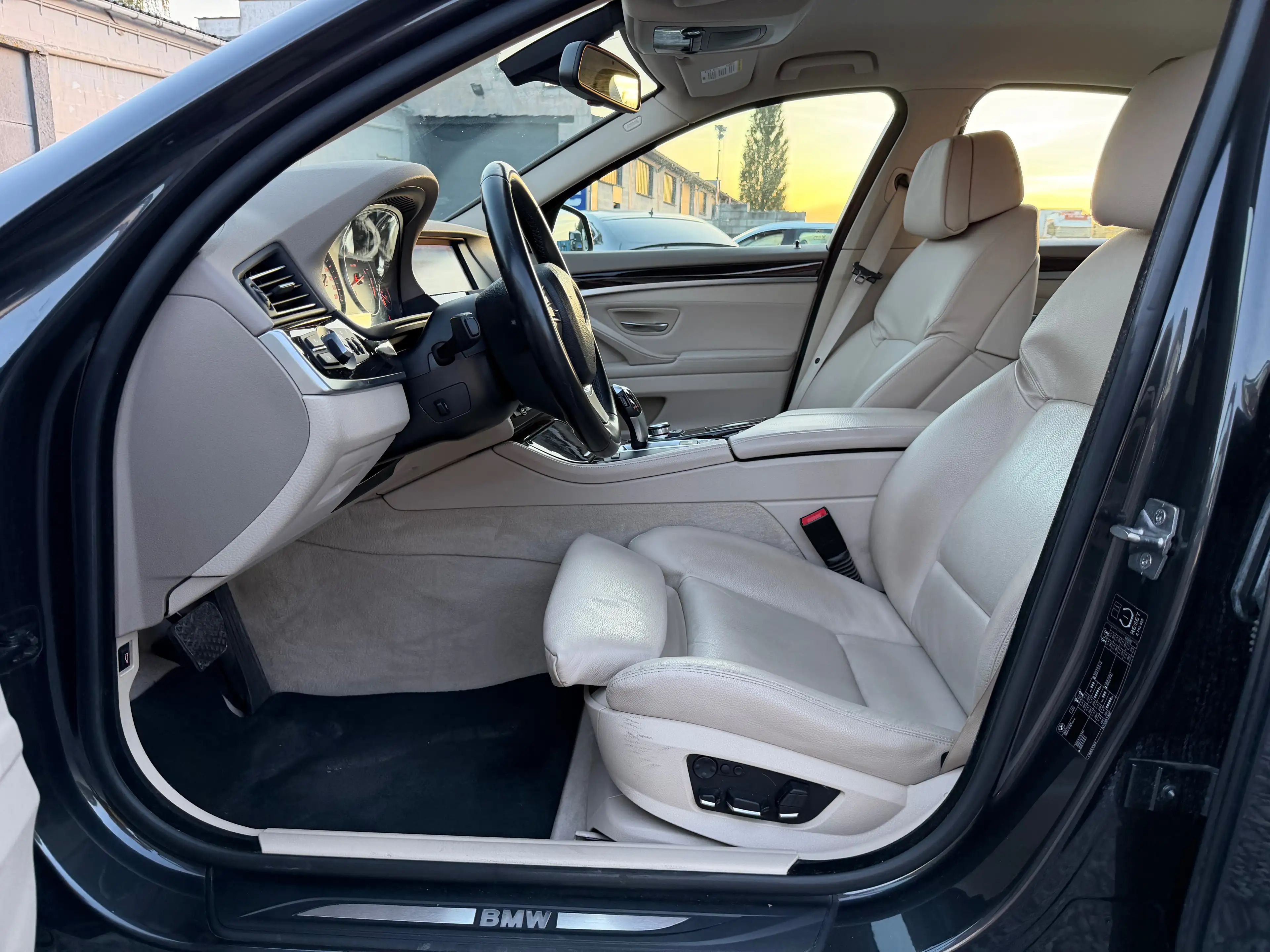 BMW 523 i * INDIVIDUAL * AUTOMATIC * NAVIGATIE * LEDER * — photo 15