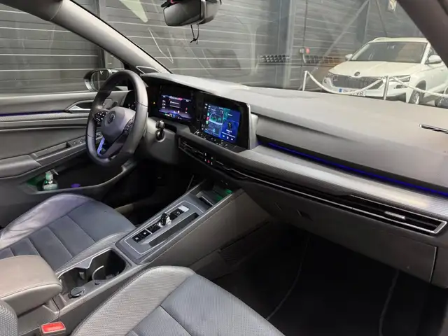Volkswagen Golf view 14