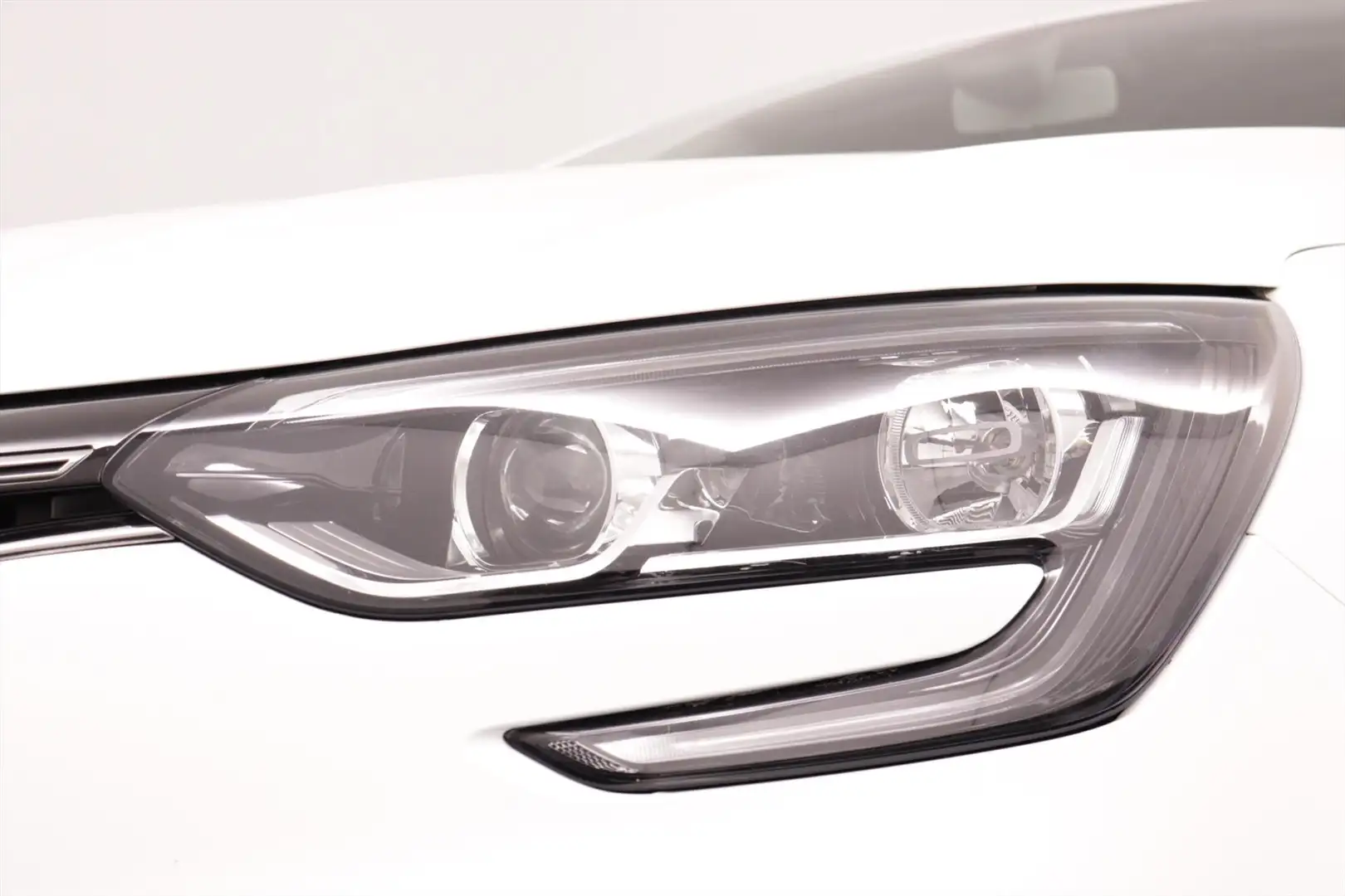 Renault Megane Hatchback 1.2 TCE ENERGY ZEN ECC/CRUISE/NAV/REGEN. Weiß - 2