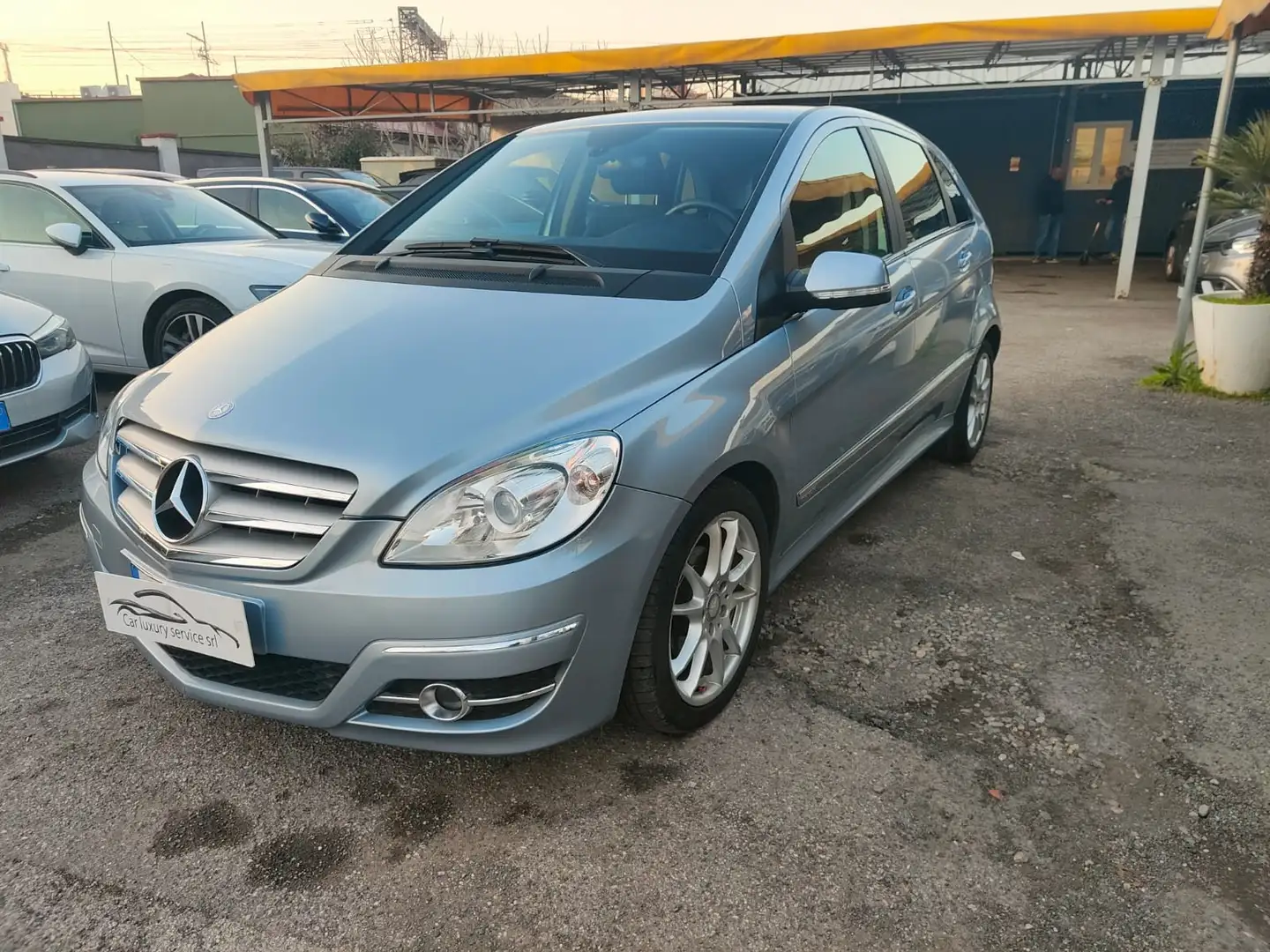 Mercedes-Benz B 180 B 180 Premium auto Modrá - 2