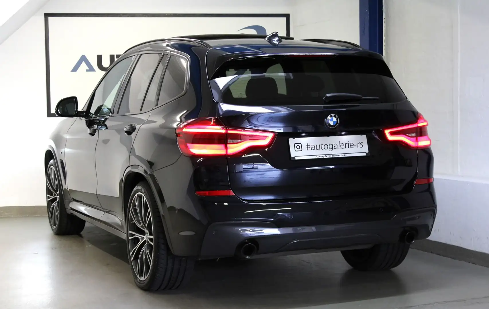 BMW X3 xDrive 20 i M Sport*LIVE*LEDER*360°*PANO*21´* Zwart - 1