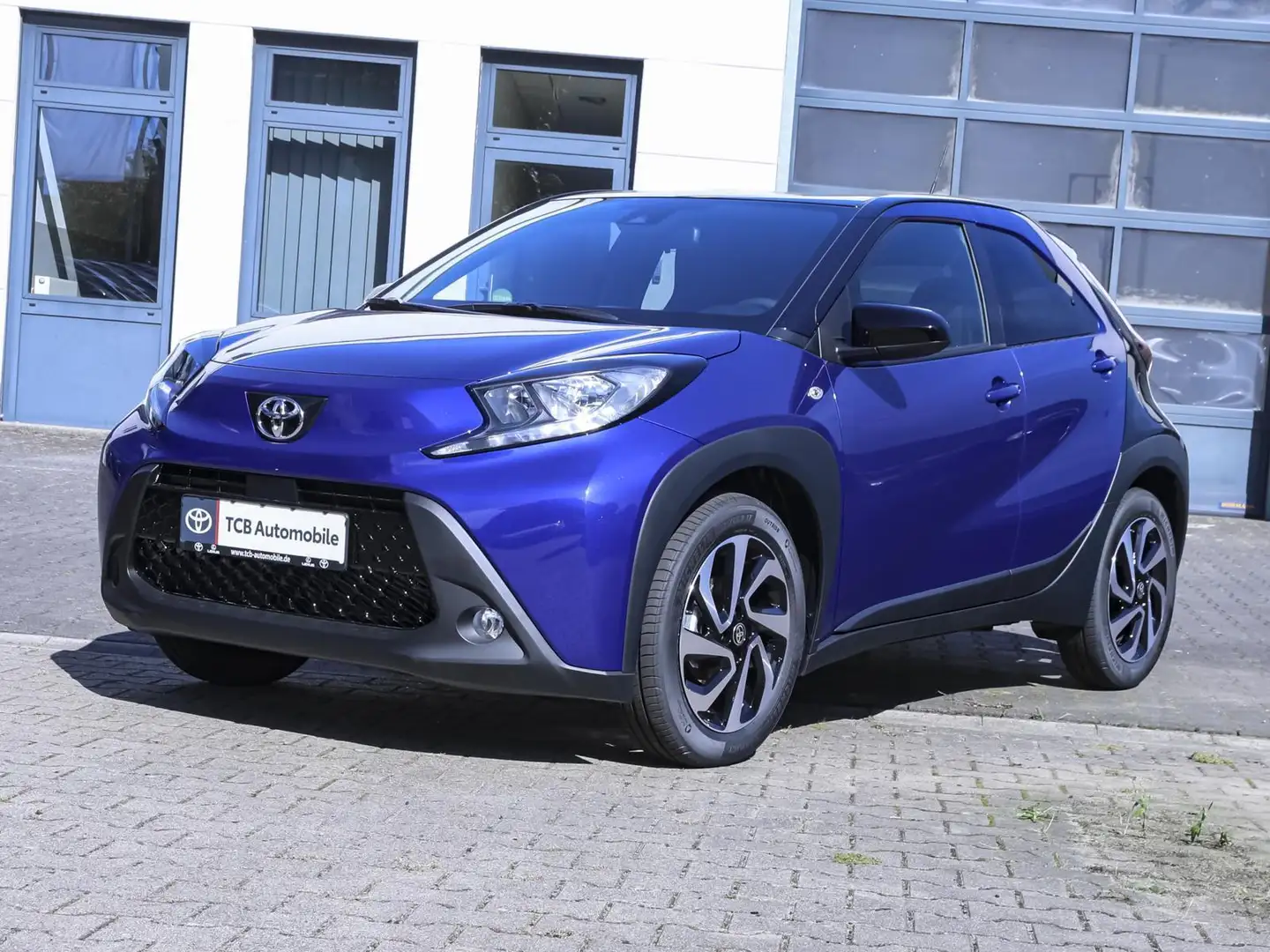 Toyota Aygo X 1.0 Teamplayer Blau - 1