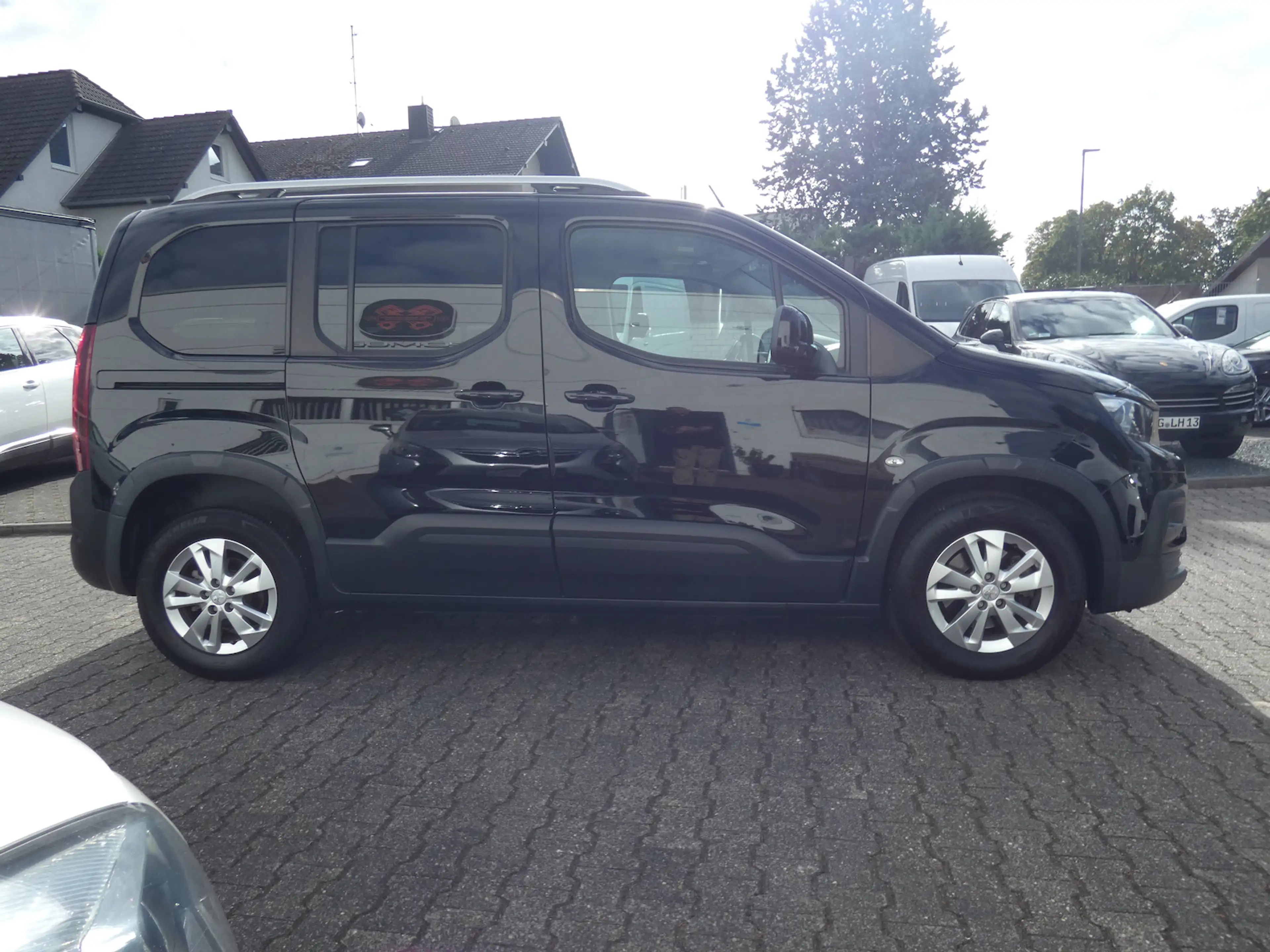 Peugeot Rifter 1,2 Allure *ZAHNRIEMEN NEU*1-HAND*KAMERA* — photo 9