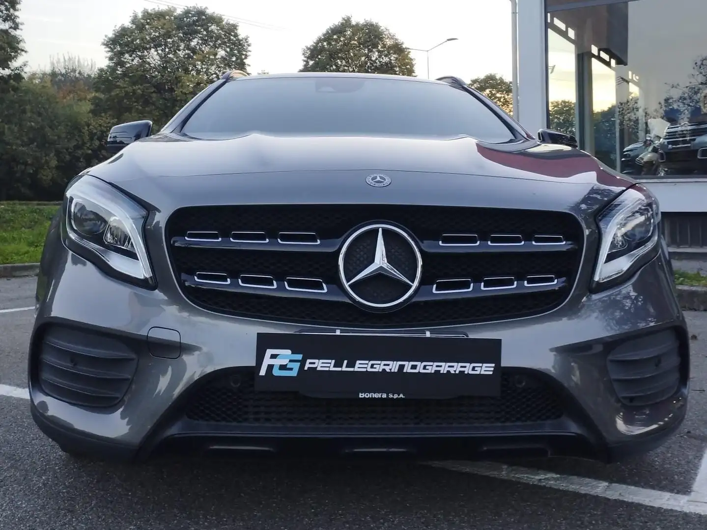 Mercedes-Benz GLA 200 d Executive auto Grigio - 1