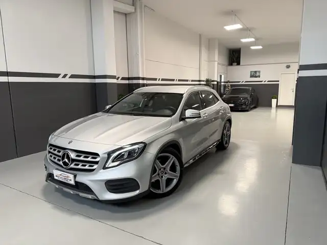 Mercedes-Benz GLA 220 d Premium 170cv auto