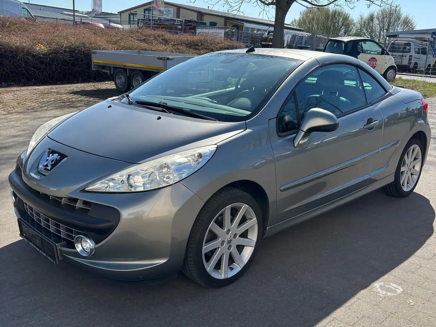 Peugeot 207 Cabrio Roland Garros Paris*LEDER*PDC*SERVICE NEU* Grau - 1