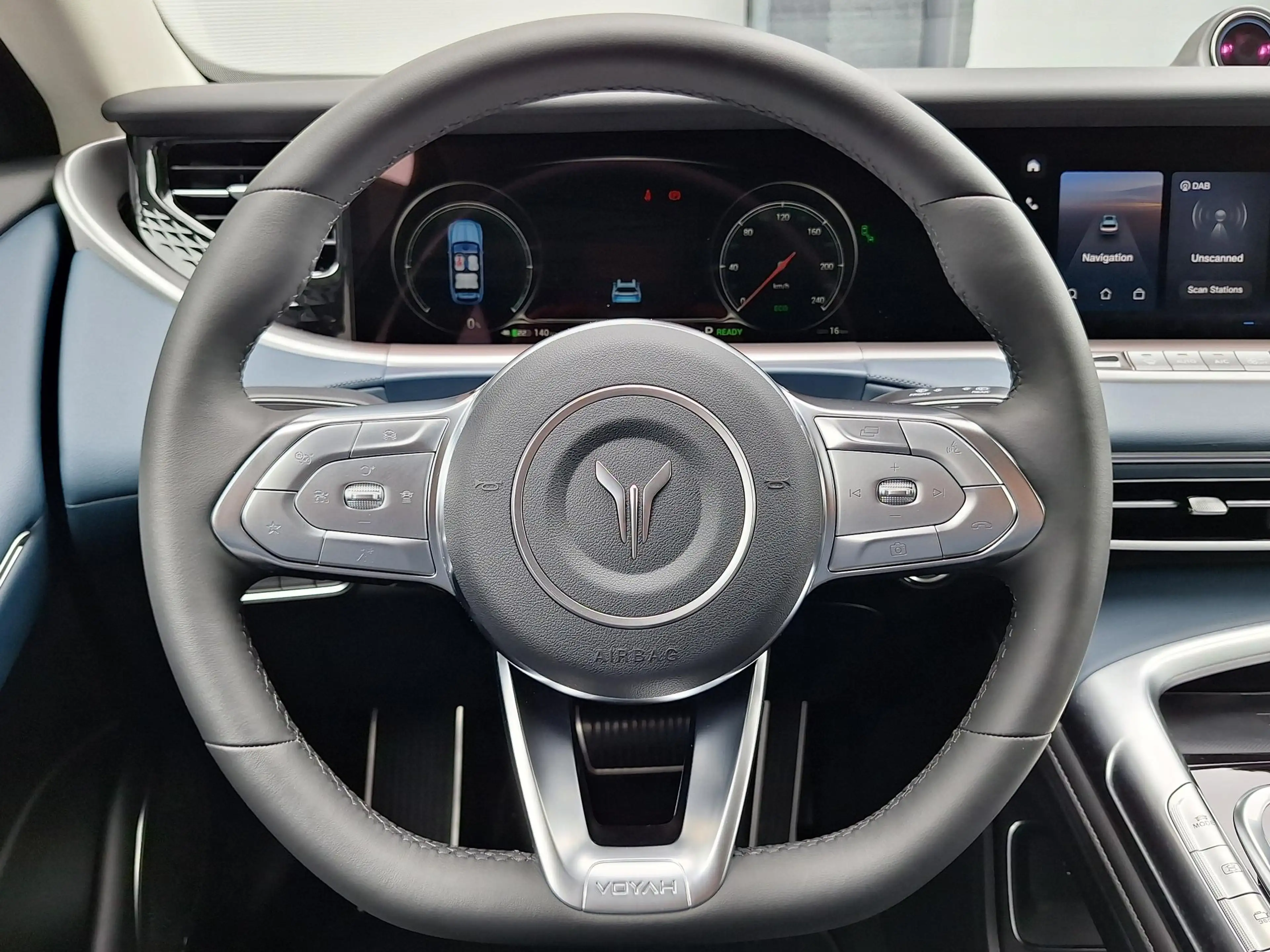 Voyah Free Business Edition 4WD 106 kWh | Schuifdak | Luchtve — photo 11