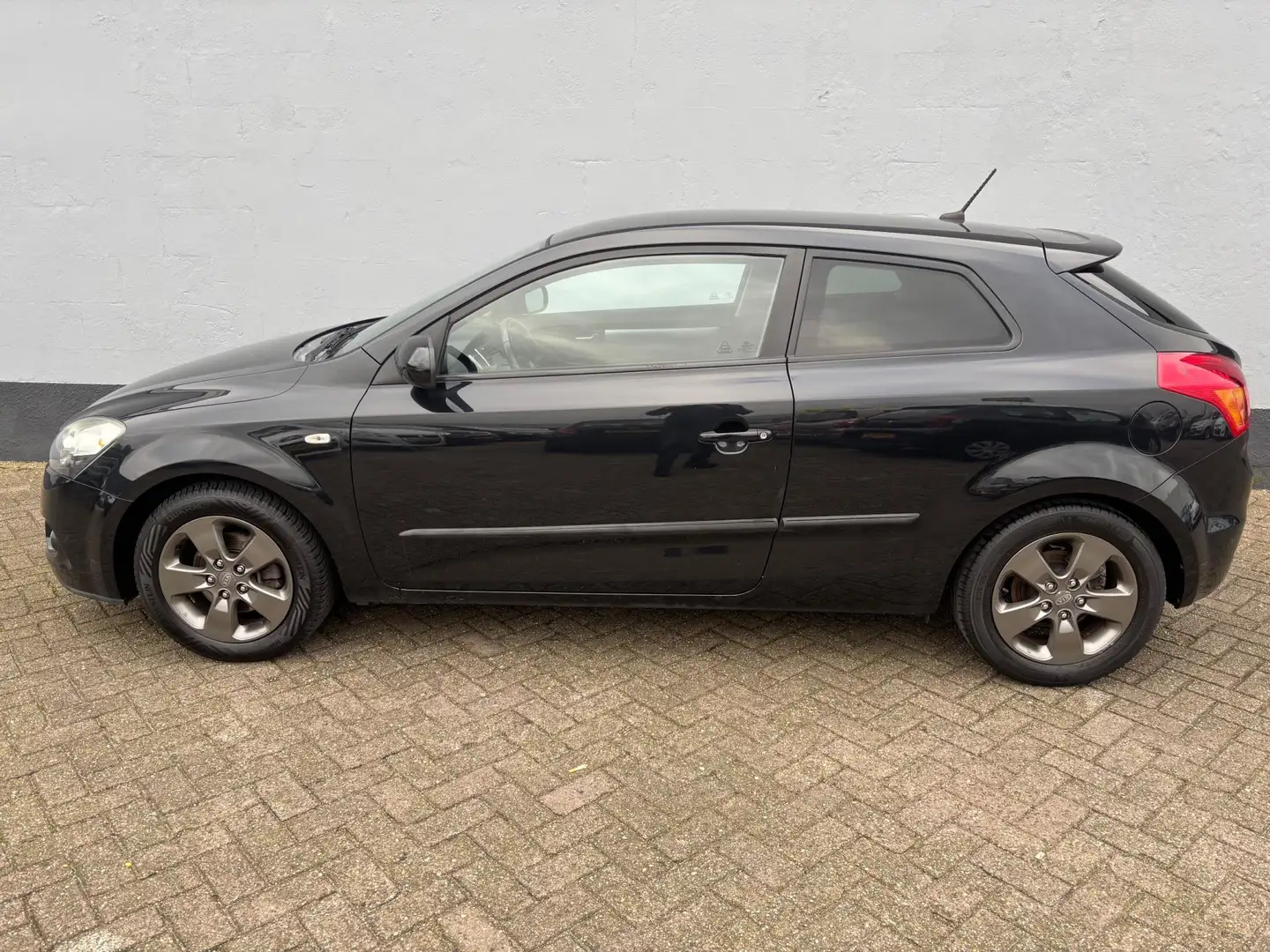 Kia ProCeed / pro_cee'd 1.4 CVVT Seven - Airco - LMV - Navigatie Чорний - 2