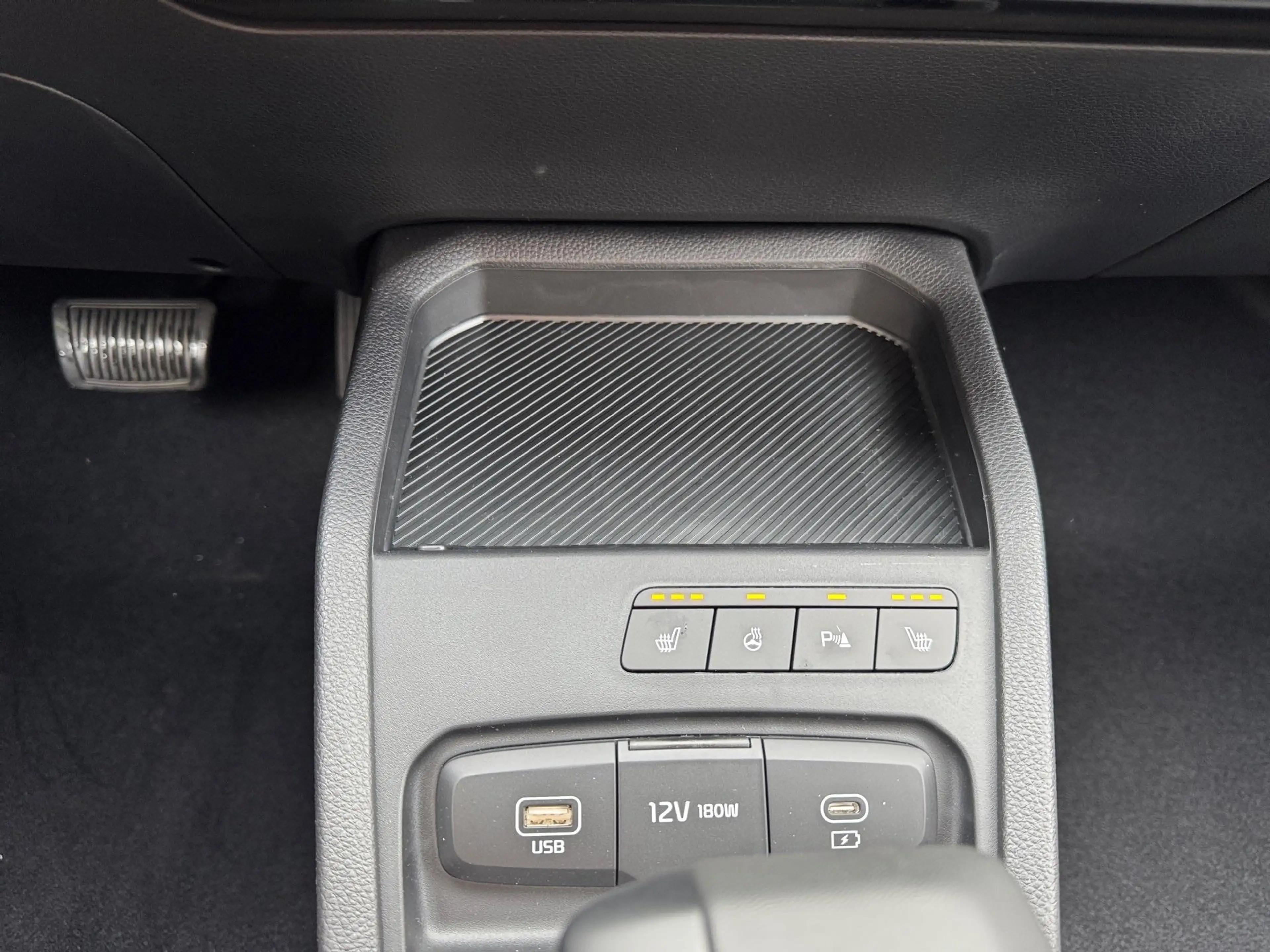 Kia Stonic 1.0 T-GDI DCT Silver — photo 14