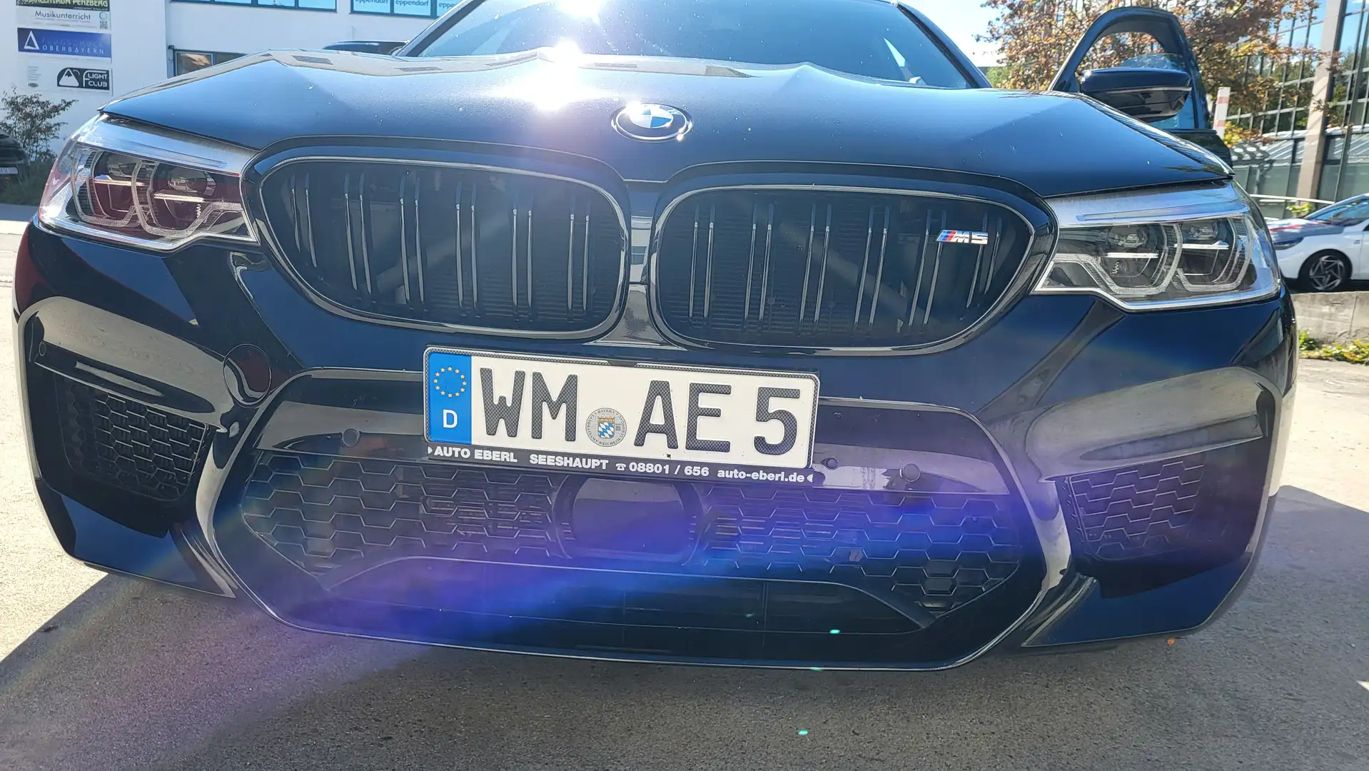 BMW M5 5er Competition Schwarz - 1