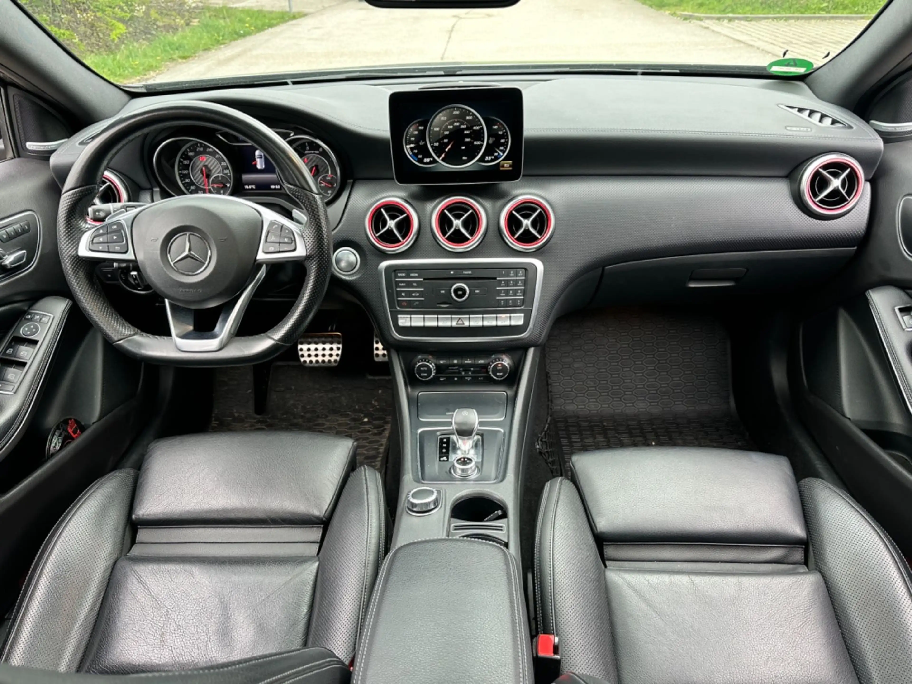 Mercedes-Benz A 45 AMG 4Matic * SportAbgas * Panorama * H&K * — photo 6
