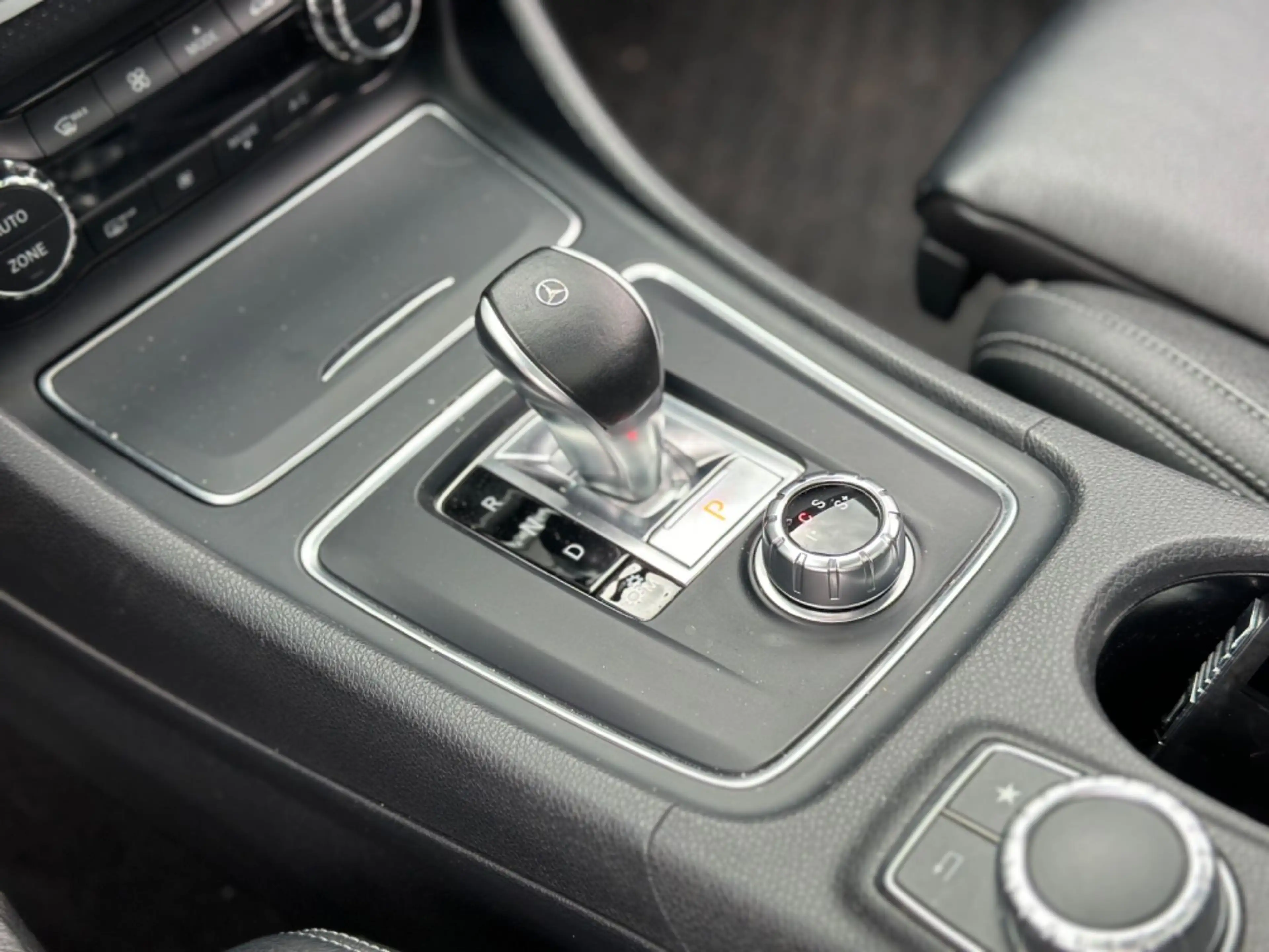 Mercedes-Benz A 45 AMG 4Matic * SportAbgas * Panorama * H&K * — photo 9