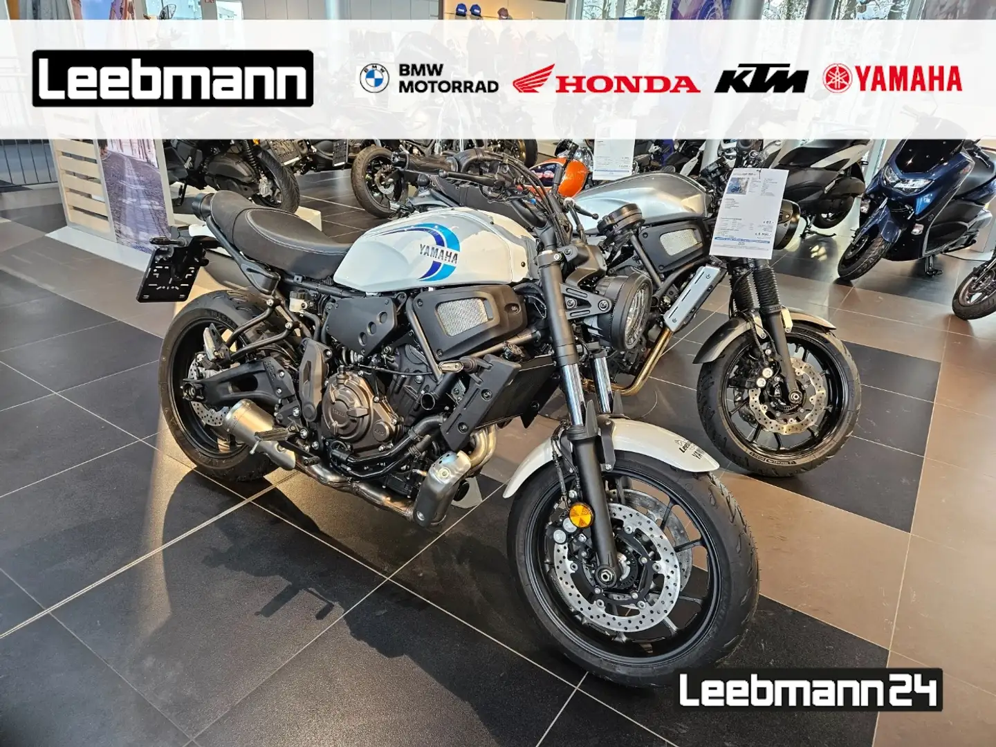 Yamaha XSR 700 Modell 2023 Tageszulassung Bianco - 1