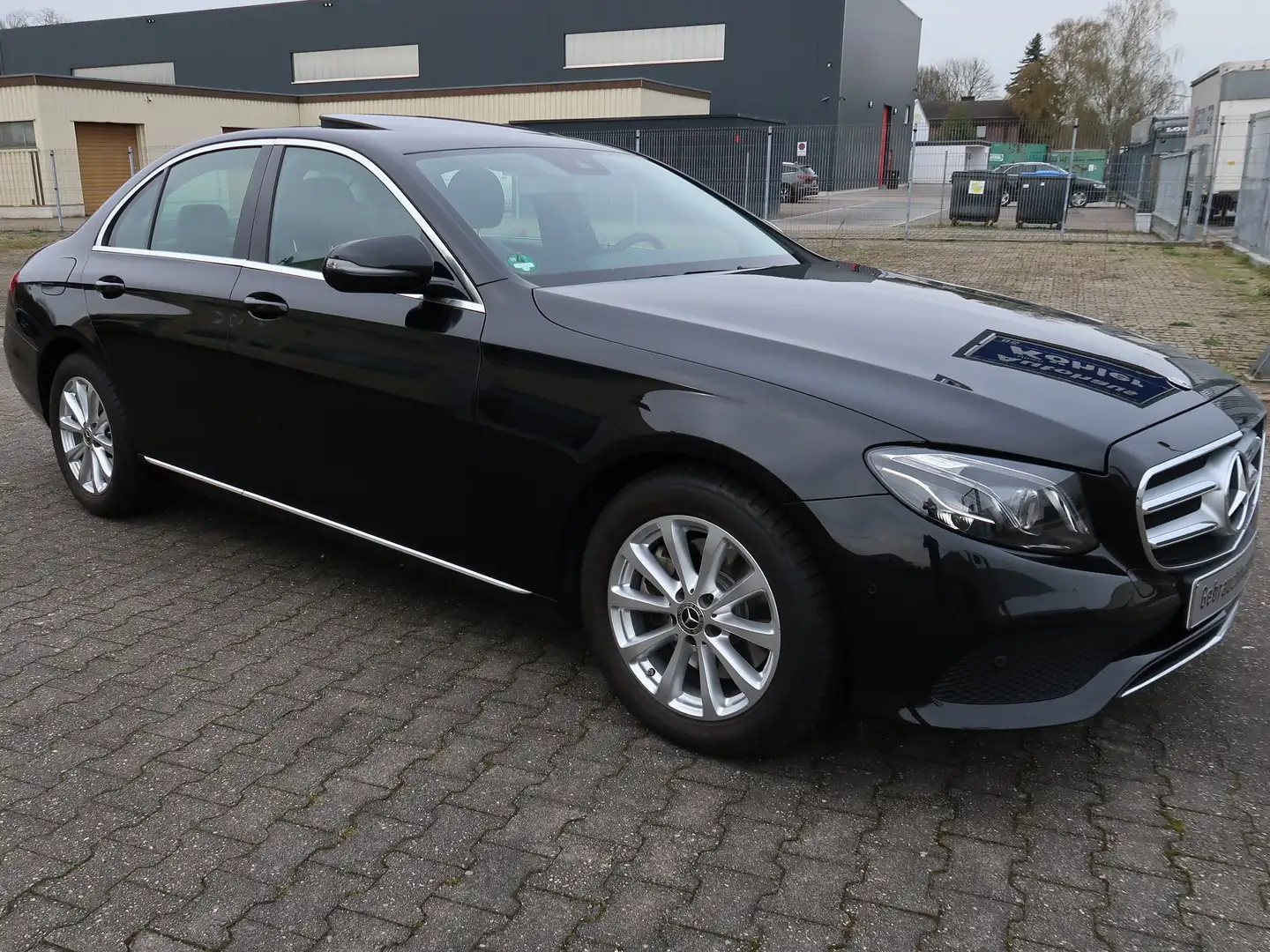 Mercedes-Benz E 200 4Matic 9G-TRONIC Avantgarde Чорний - 2
