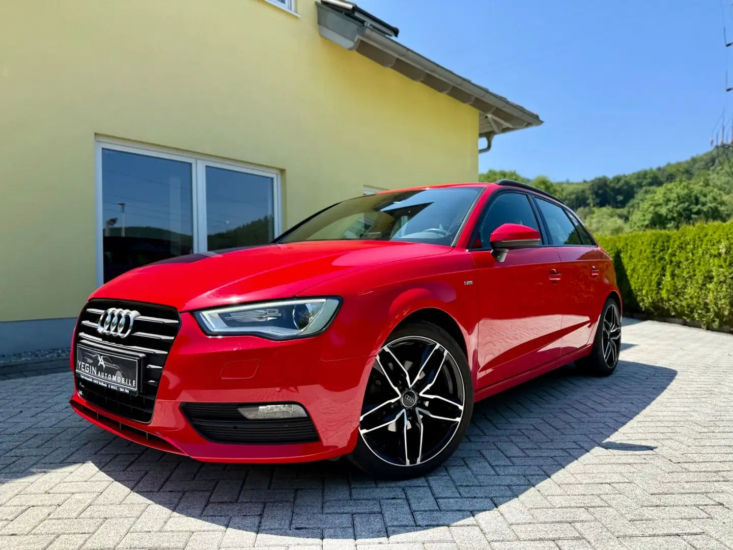 Audi A3 Sportback 1.4 TFSI S line-1.Hand-Xenon-AHK Rot - 2