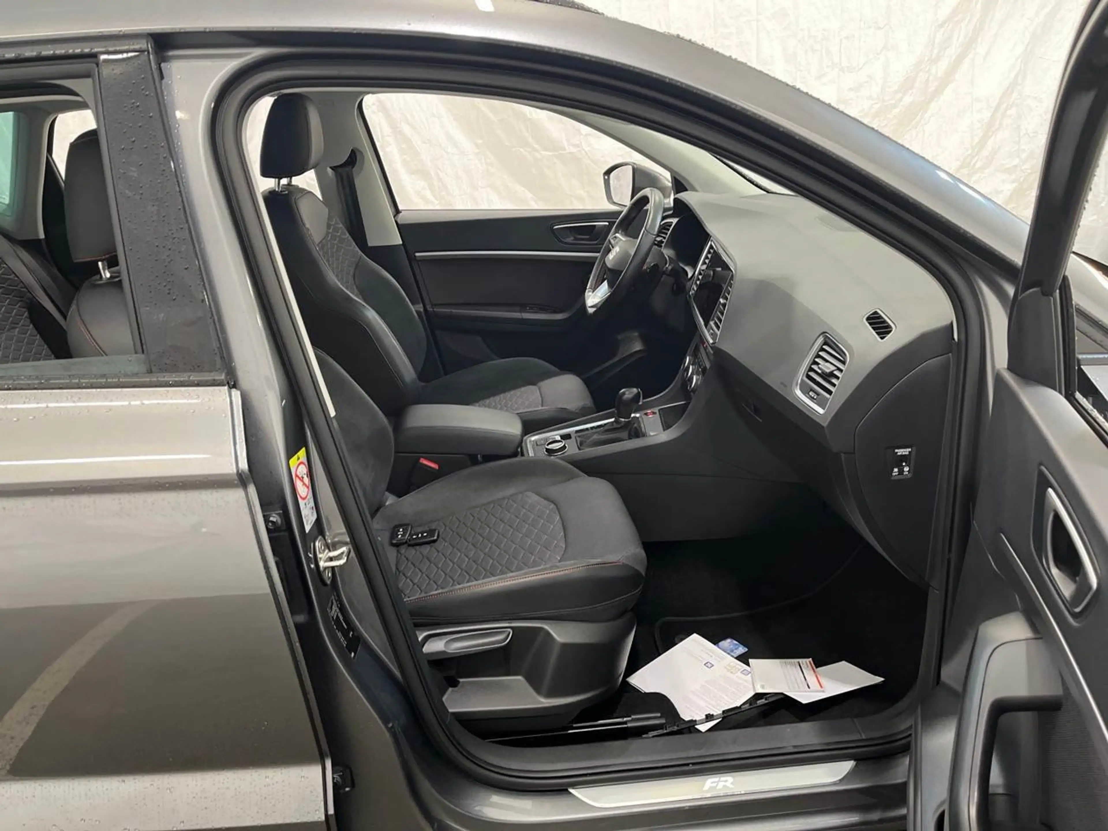 SEAT Ateca 2.0 TDI FR Virtual AHK Key LED Navi RKam — photo 9