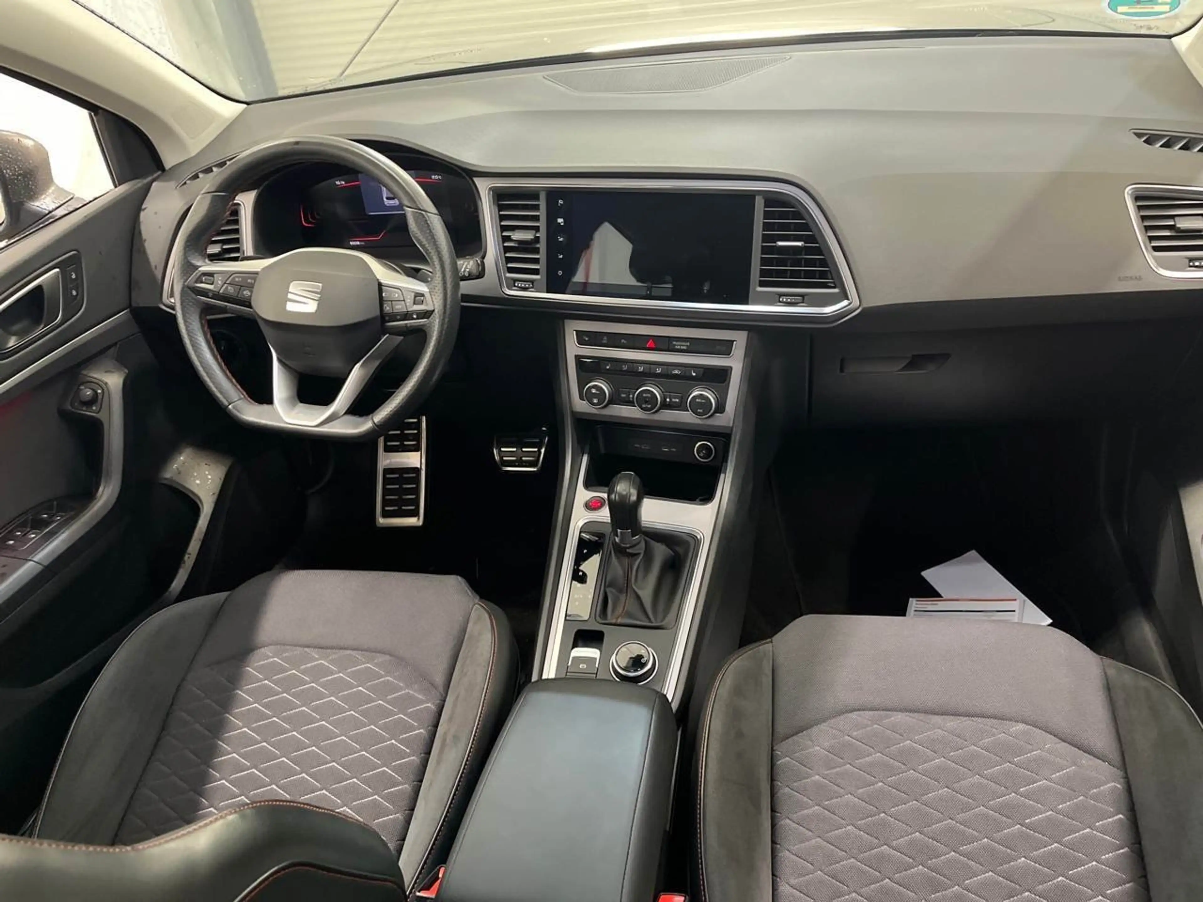 SEAT Ateca 2.0 TDI FR Virtual AHK Key LED Navi RKam — photo 6